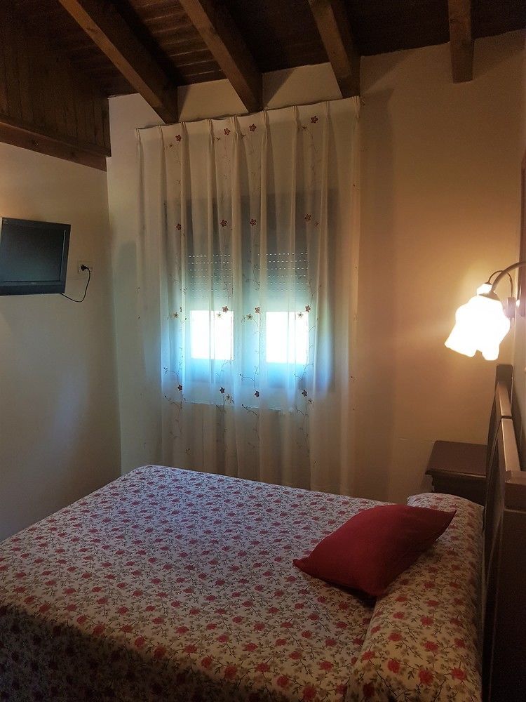 Apartamentos El Pedrayu 오니스 외부 사진